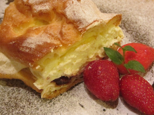 Торта Париж-Брест или по-различната еклерова торта — стъпка 8