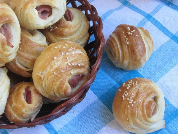 Солени кифлички с шунка
