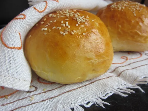 Млечни питки / тесто за питка с кисело мляко и мая