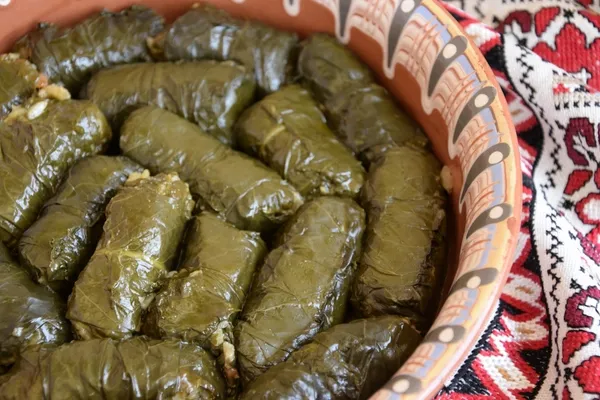 Постни сарми с лапад