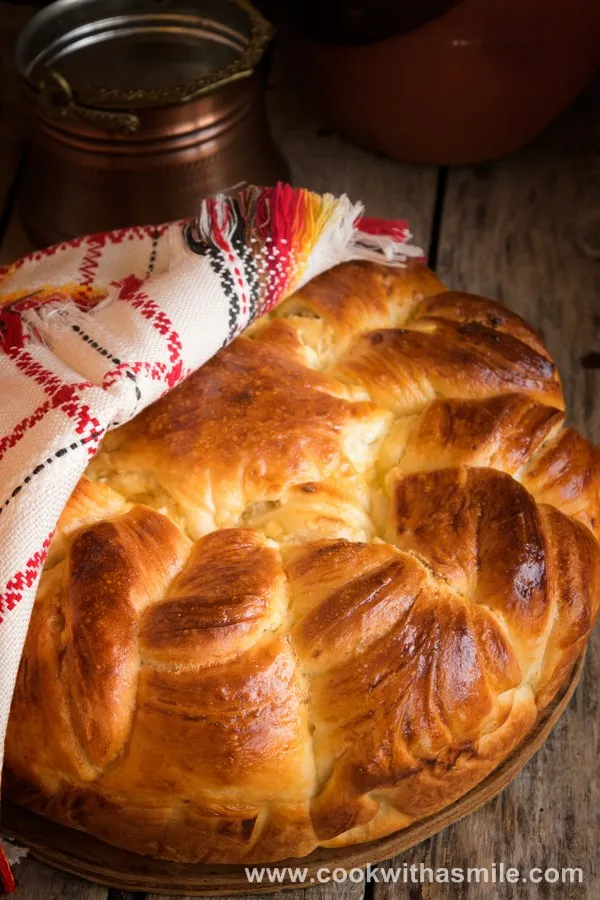 Усукана питка със сирене - стъпка по стъпка