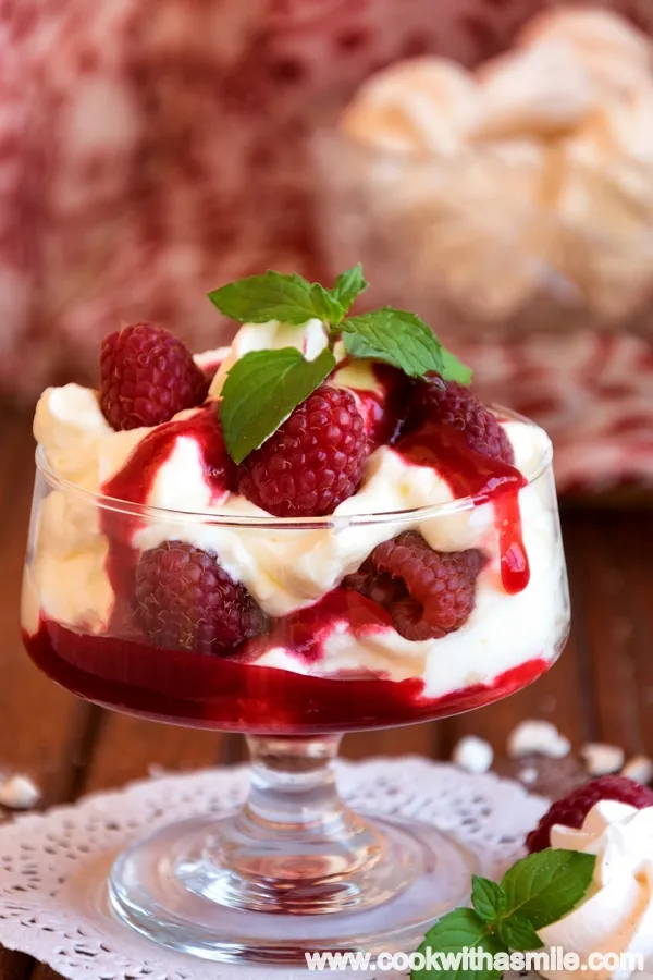Итънска бъркотия с малини (Eton mess)