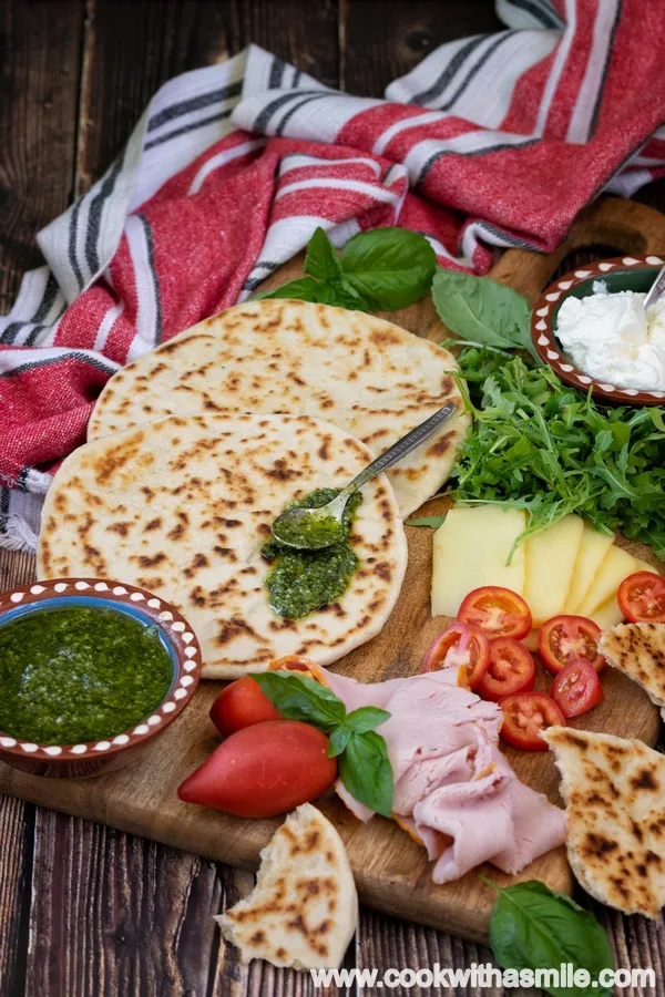Италиански плосък хляб Пиадина (Piadina Romagnola)